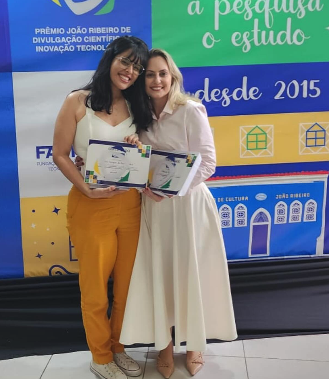 Alunos de iniciação científica se destacam em prêmio da Fapitec